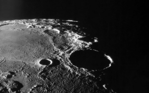 Μυστηριώδης ανακάλυψη στη Σελήνη